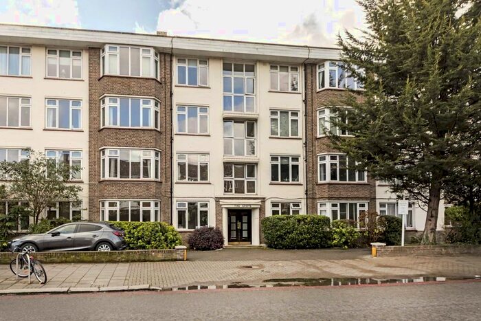 2 Bedroom Flat To Rent In The Grove, St. Margarets Road, St Margarets, Twickenham, TW1