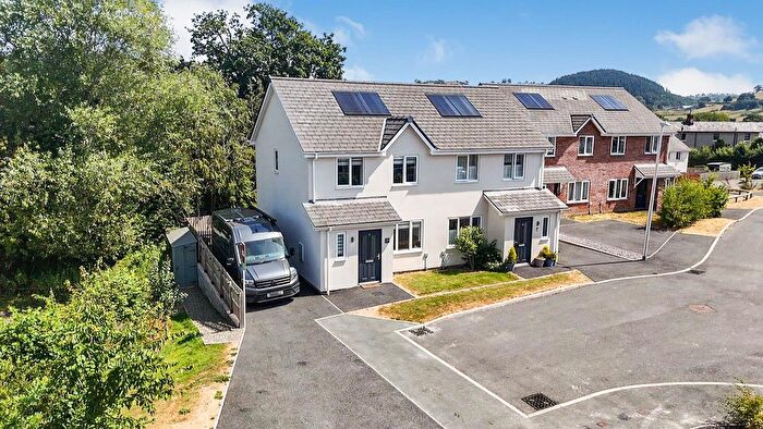 3 Bedroom Semi-detached House For Sale In Cysgod Y Gyrn, Llansilin, Oswestry, SY10