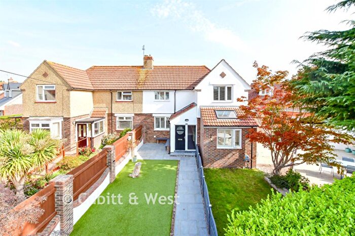 3 Bedroom Semi-Detached House For Sale In Boundary Way, Havant, Hampshire, PO9