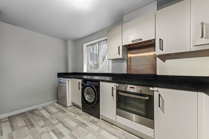 2 Bedroom Flat For Sale In Neptune Road, Wellingborough, NN8