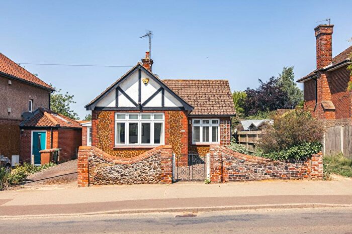2 Bedroom Detached Bungalow For Sale In Chain Free In South Wootton, PE30