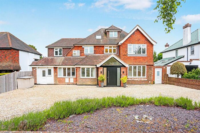 6 Bedroom Detached House To Rent In Southway, Carshalton, SM5
