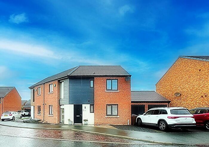 3 Bedroom Semi-Detached House For Sale In The Meadows, Wallsend, NE28