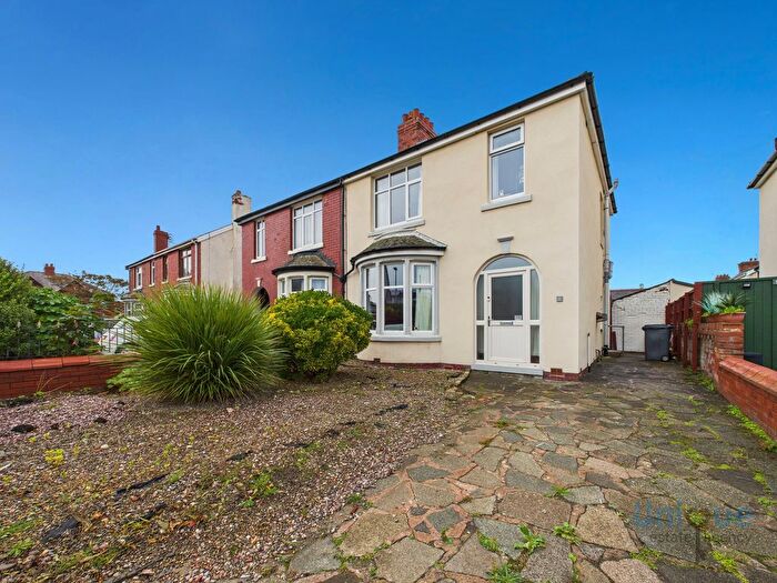 3 Bedroom Semi-Detached House For Sale In Sandhills Avenue, Blackpool, FY4