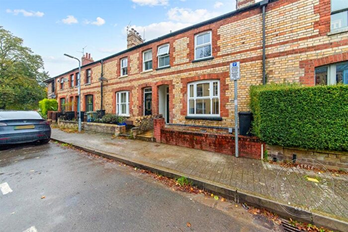 2 Bedroom Terraced House For Sale In Denbigh Street, Cardiff, CF11