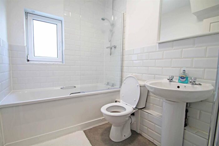 1 Bedroom Flat To Rent In Goldstone Road, Hove, BN3