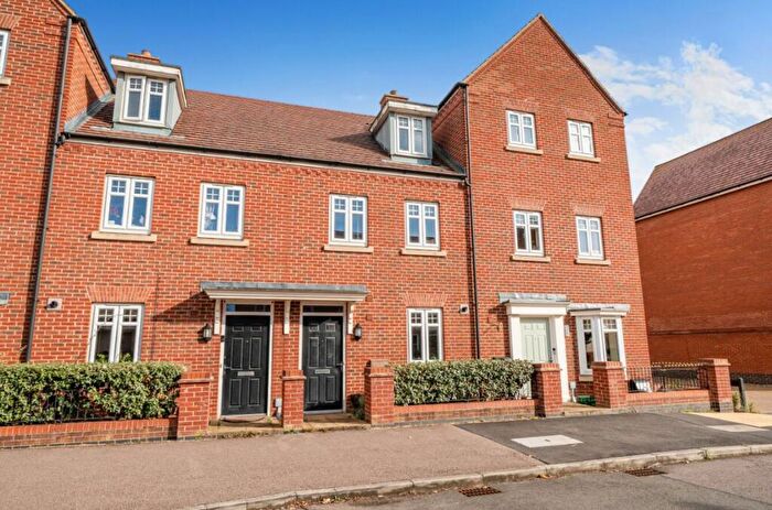 3 Bedroom Town House For Sale In Gold Furlong, Marston Moretaine, Bedford, MK43