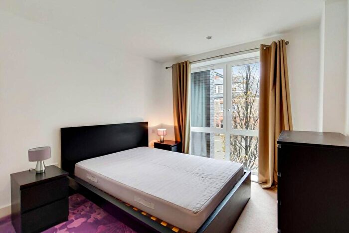 2 Bedroom Flat To Rent In Warehouse Court, Woolwich Riverside, London, SE18