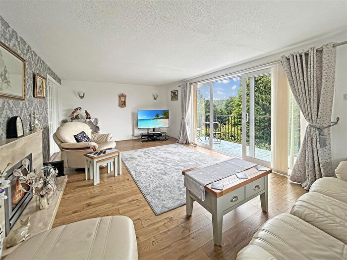 4 Bedroom Detached House For Sale In Chudleigh, Newton Abbot, TQ13