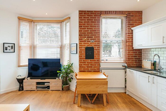2 Bedroom Flat For Sale In St Peters Street, Angel, N1 - Photo 7