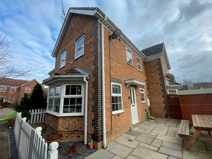 2 Bedroom Semi-Detached House To Rent In Avocet Way, Aylesbury, Buckinghamshire, HP19