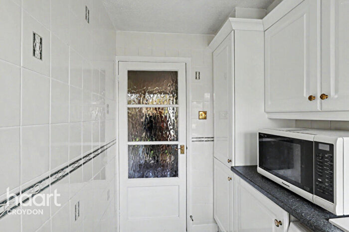 4 Bedroom Detached House For Sale In Tanglewood Close, Croydon, CR0