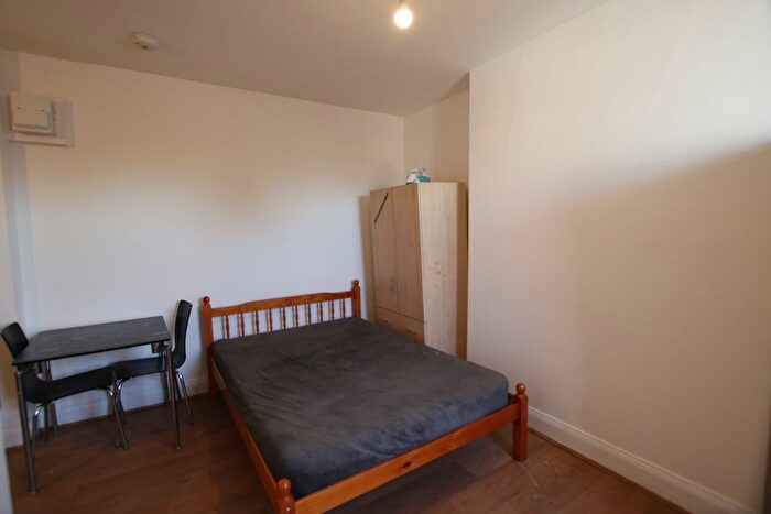 Studio To Rent In High Road, Wembley, London, HA0