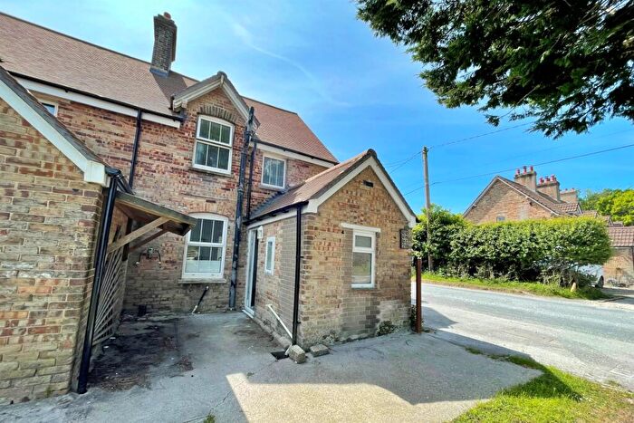 3 Bedroom Semi-Detached House To Rent In Wareham, BH20