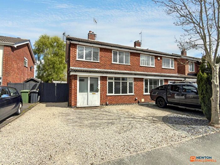3 Bedroom Semi-Detached House For Sale In Parkdale, Ibstock, LE67