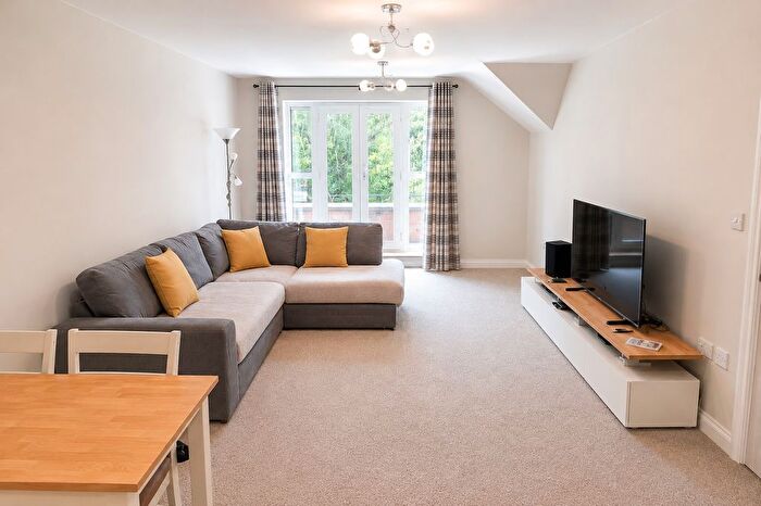 2 Bedroom Flat To Rent In Birch Meadow Close, Warwick, CV34