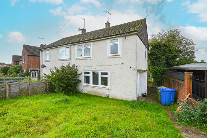 3 Bedroom Semi Detached House To Rent In Gloucester Road, Aldershot, Hampshire, GU11