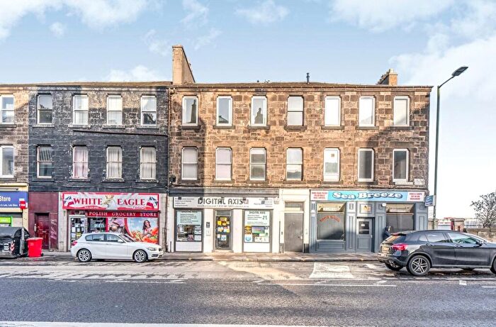 2 Bedroom Flat For Sale In Earlston Place, Edinburgh, Midlothian, EH7
