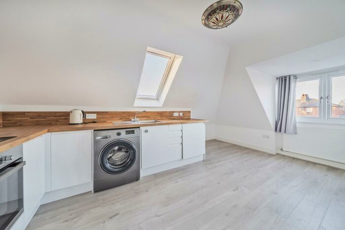 1 Bedroom Apartment To Rent In Prospect Mews, Reading, RG1