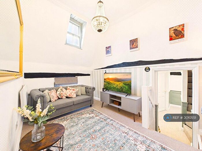 2 Bedroom Flat To Rent In High St, Halstead, CO9