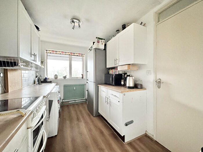1 Bedroom Flat For Sale In Rosebery Way, Tring, HP23