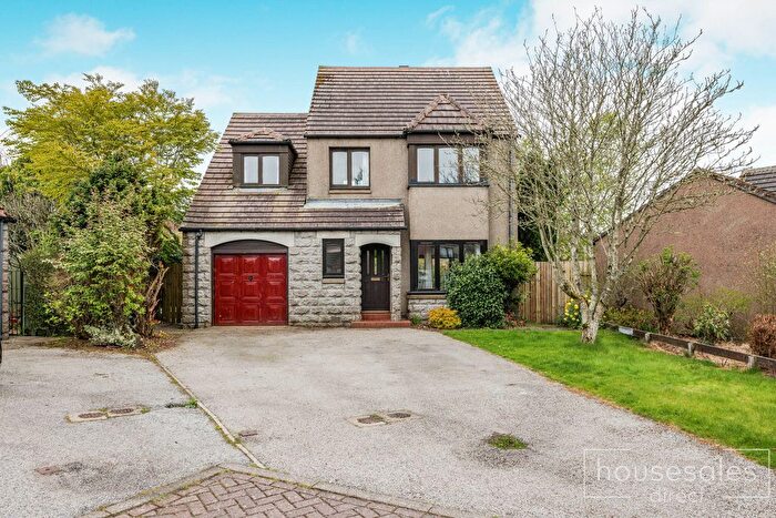 4 Bedroom Detached House For Sale In Broaddykes Close Kingswells, Aberdeen, AB15