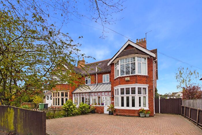 6 Bedroom Semi Detached House For Sale In Semi-Detached House With Detached Annexe, GL1