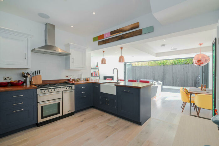 3 Bedroom Semi-Detached House To Rent In Stanley Road, SW14