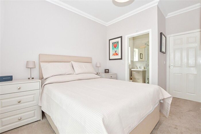 3 Bedroom End Terrace House For Sale In Coriander Drive, Maidstone, Kent, ME16