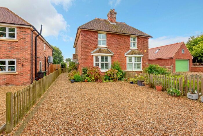 3 Bedroom Semi-Detached House For Sale In Kempes Corner, Boughton Aluph, Ashford, TN25
