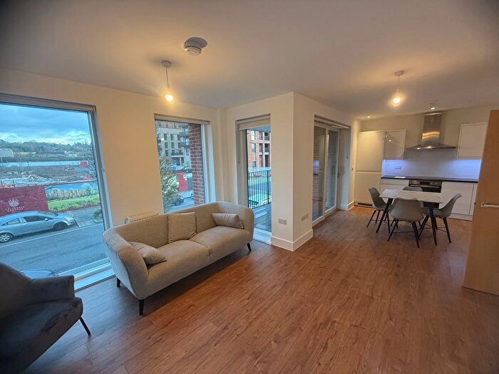 3 Bedroom Flat To Rent In Lismore Boulevard, London, NW9