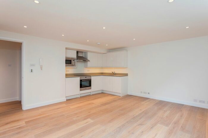 2 Bedroom Flat To Rent In Shelton Street, Covent Garden, WC2H