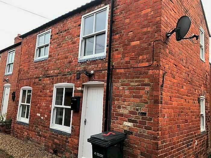 2 Bedroom End Of Terrace House To Rent In High Street, Spilsby, Lincs, PE25