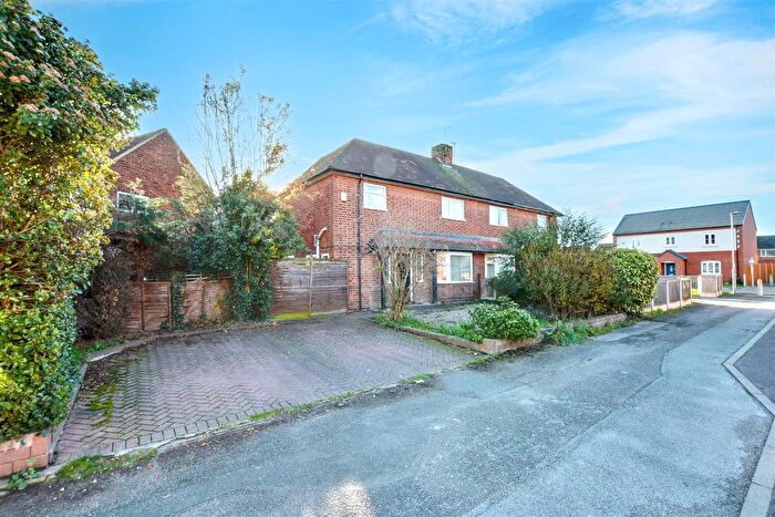 3 Bedroom Semi Detached House For Sale In Scrivelsby Gardens, Chilwell, NG9