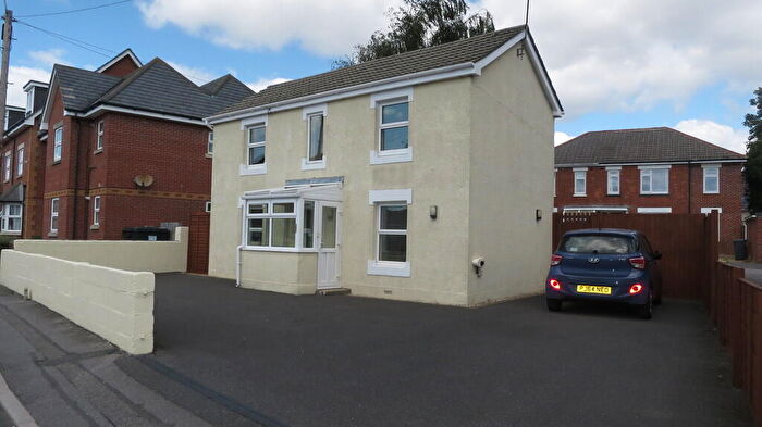4 Bedroom Detached House To Rent In Privet Road, Winton, BH9