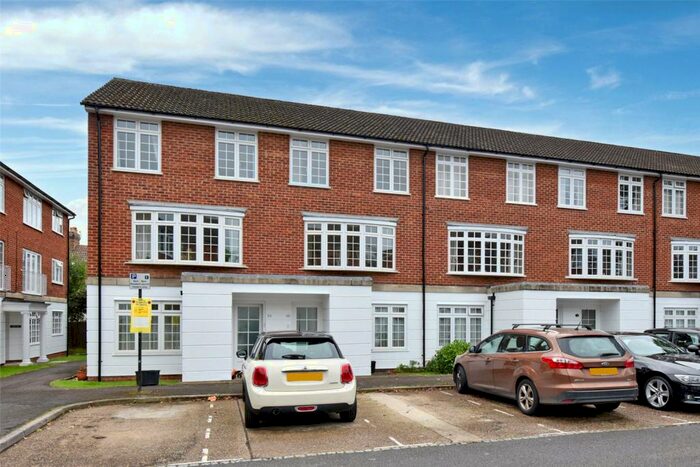 2 Bedroom Maisonette To Rent In Lammas Court, Windsor, Berkshire, SL4