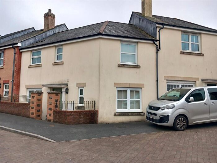 2 Bedroom House For Sale In Boards Court, Bideford, EX39