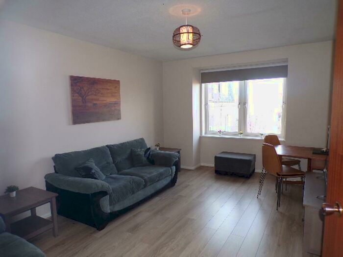 2 Bedroom Flat To Rent In Caroline Apartments, Floor Right (Top Floor), AB25