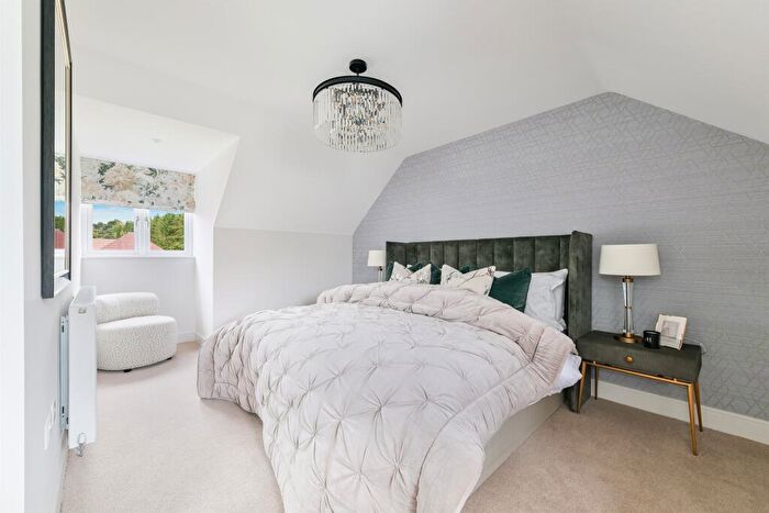 4 Bedroom Detached House For Sale In The Acorn, Banstead, SM7