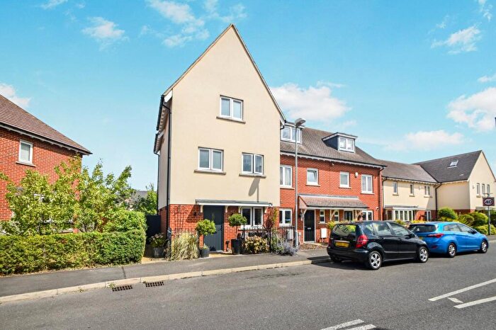 3 Bedroom End Of Terrace House For Sale In Garner Drive, St. Ives, PE27