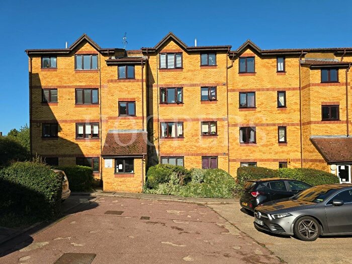 1 Bedroom Flat For Sale In Cornmow Drive, London, NW10