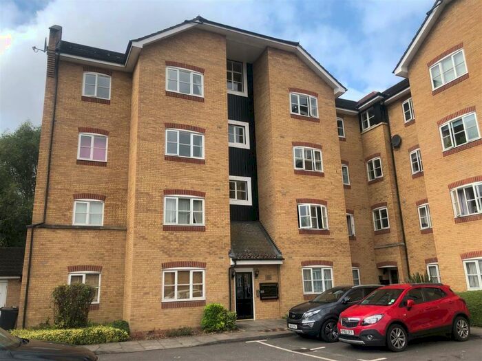 2 Bedroom Flat To Rent In Stephenson Wharf, Hemel Hempstead, HP3