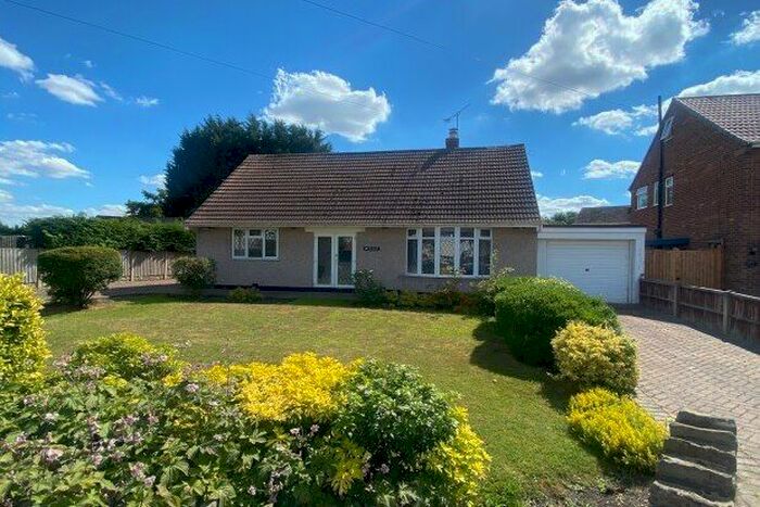 3 Bedroom Detached Bungalow To Rent In Station New Road, Chesterfield, S42