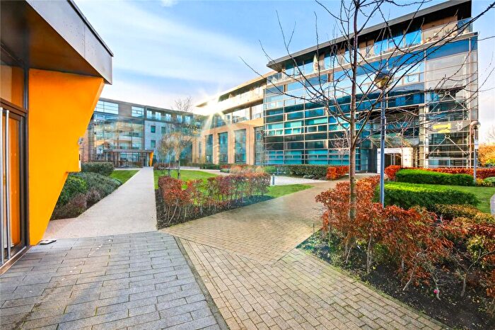 2 Bedroom Apartment For Sale In Wokingham Road, Bracknell, Berkshire, RG42