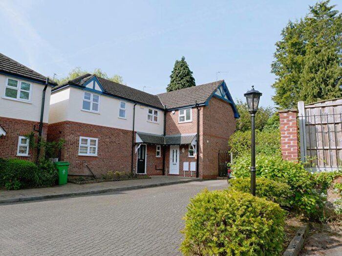 3 Bedroom Semi-Detached House For Sale In The Old Courtyard, Sharston, M22