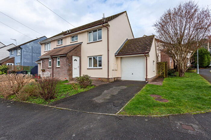 3 Bedroom Semi Detached House For Sale In Hawthorn Road, Whiddon Valley, Barnstaple, North Devon, EX32