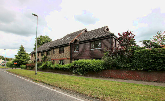 1 Bedroom Apartment To Rent In Ardross Court, CB8