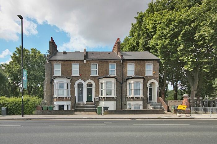 2 Bedroom Flat To Rent In Evelyn Street, London, SE8