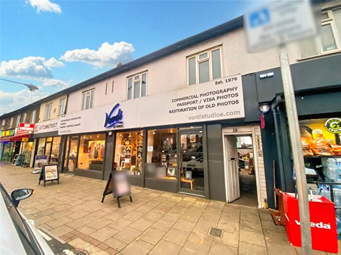 2 Bedroom Flat To Rent In High Road, Romford, RM6