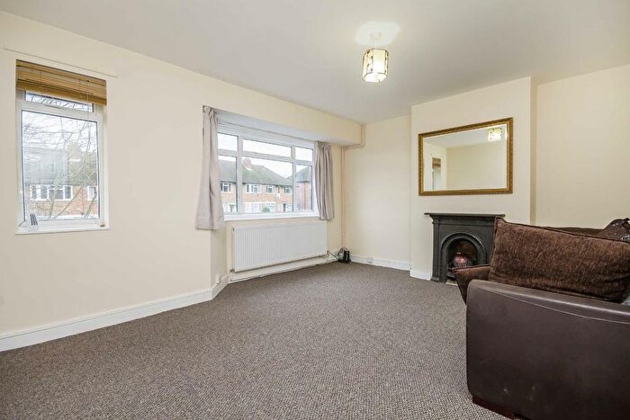2 Bedroom Maisonette To Rent In Cavendish Avenue, West Ealing, W13